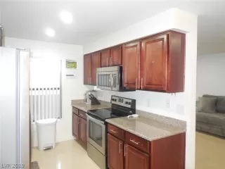 Photo #5: 2103701 Listing 