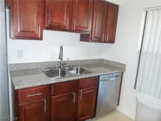 Photo #6: 2103701 Listing 