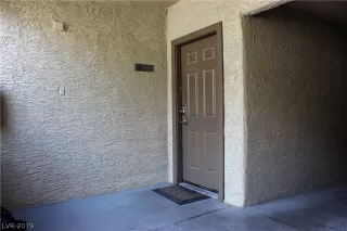 Photo #3: 2103702 Listing