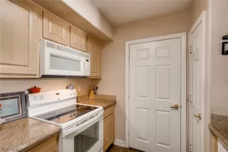 Photo #4: 2103711 Listing 