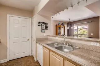 Photo #5: 2103711 Listing 