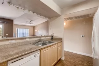 Photo #6: 2103711 Listing 