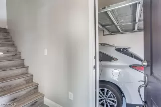 Photo #3: 2103719 Listing 