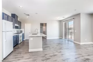 Photo #4: 2103719 Listing 