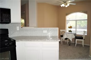 Photo #5: 2103739 Listing 