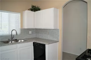 Photo #6: 2103739 Listing 