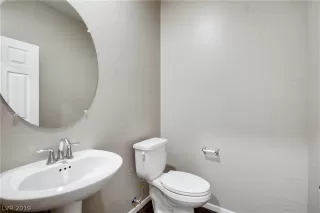 Photo #6: 2103748 Listing