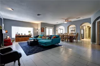 Photo #2: 2103766 Listing