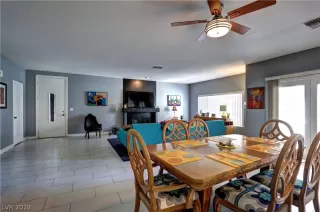 Photo #3: 2103766 Listing