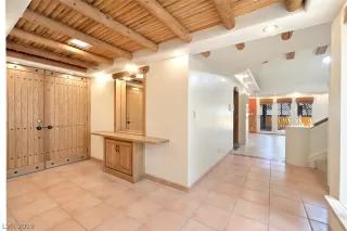 Photo #3: 2103833 Listing