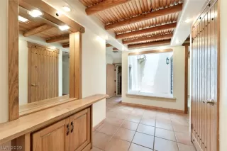 Photo #4: 2103833 Listing