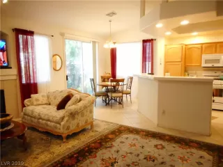 Photo #4: 2103873 Listing 