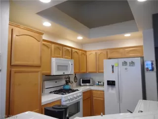 Photo #5: 2103873 Listing 