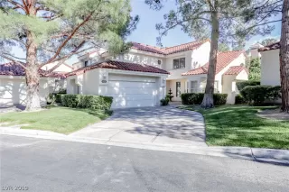 Photo #1: 2103899 Listing