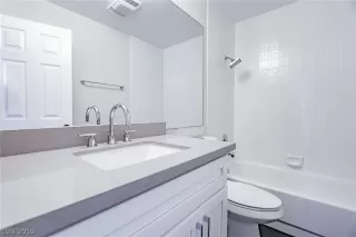 Photo #4: 2103899 Listing