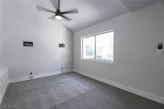 Photo #6: 2103899 Listing