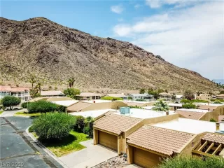 Photo #1: 2103911 Listing