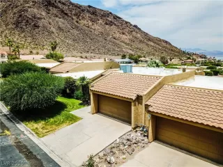 Photo #2: 2103911 Listing