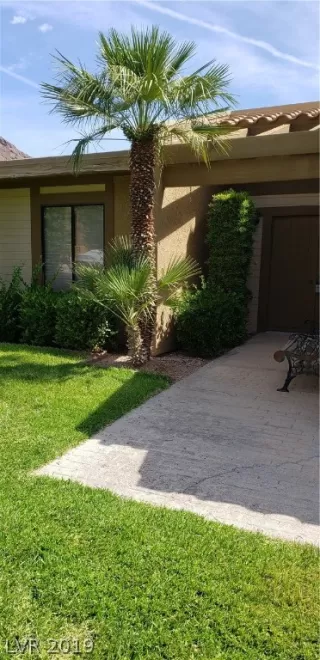 Photo #3: 2103911 Listing