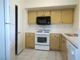 Photo #4: 2103954 Listing 