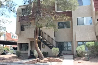 Photo #1: 2104031 Listing