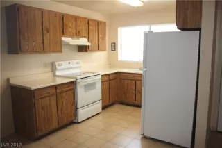 Photo #3: 2104031 Listing