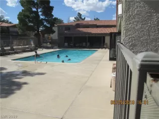 Photo #3: 2104040 Listing