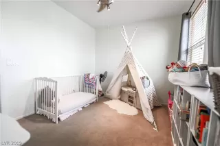 Photo #5: 2104045 Listing