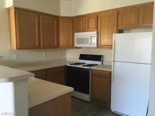 Photo #3: 2104079 Listing