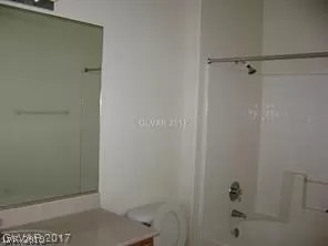 Photo #6: 2104079 Listing