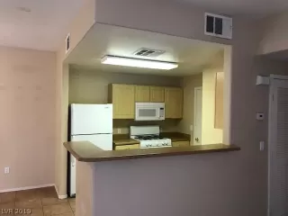 Photo #3: 2104097 Listing