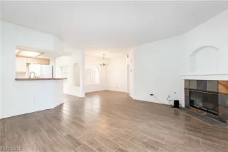 Photo #5: 2104102 Listing 