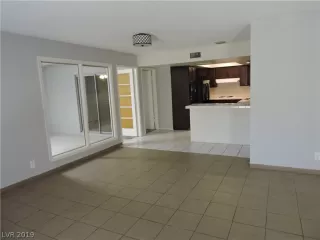 Photo #3: 2104112 Listing 