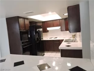 Photo #5: 2104112 Listing 