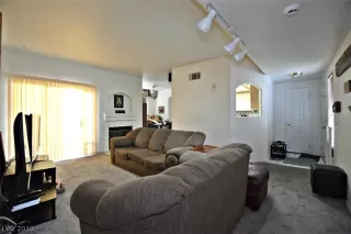 Photo #3: 2104123 Listing