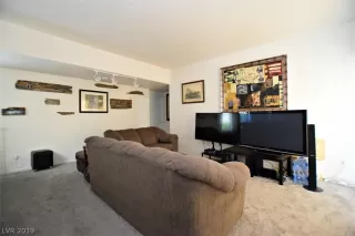 Photo #5: 2104123 Listing