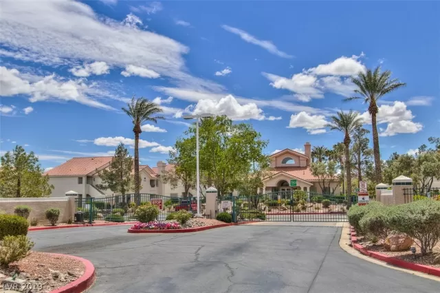 MLS: 2104142 Condo For Sale