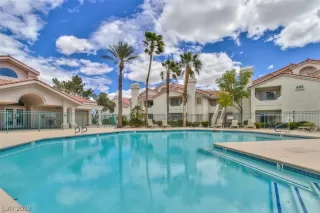 Photo #1: 2104142 Listing