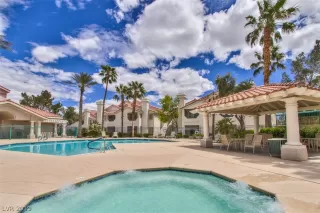 Photo #2: 2104142 Listing