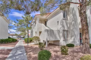 Photo #3: 2104142 Listing