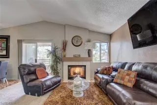 Photo #5: 2104142 Listing