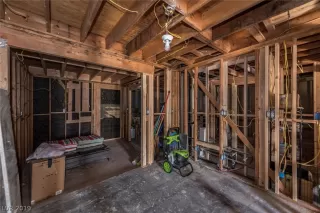 Photo #5: 2104170 Listing 