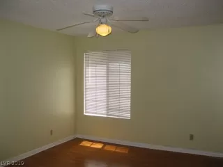 Photo #5: 2104173 Listing