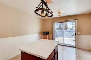 Photo #5: 2104179 Listing 