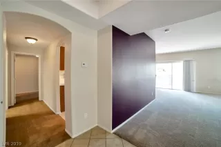 Photo #1: 2104196 Listing