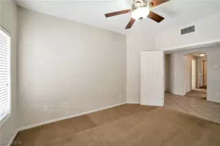 Photo #3: 2104196 Listing