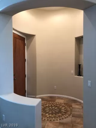 Photo #1: 2104273 Listing 