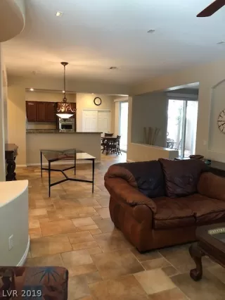 Photo #3: 2104273 Listing 