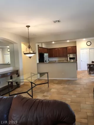 Photo #5: 2104273 Listing 