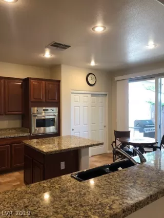 Photo #6: 2104273 Listing 